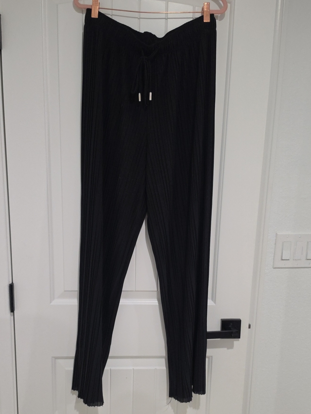 Women's Black Pleated Drawstring Pants